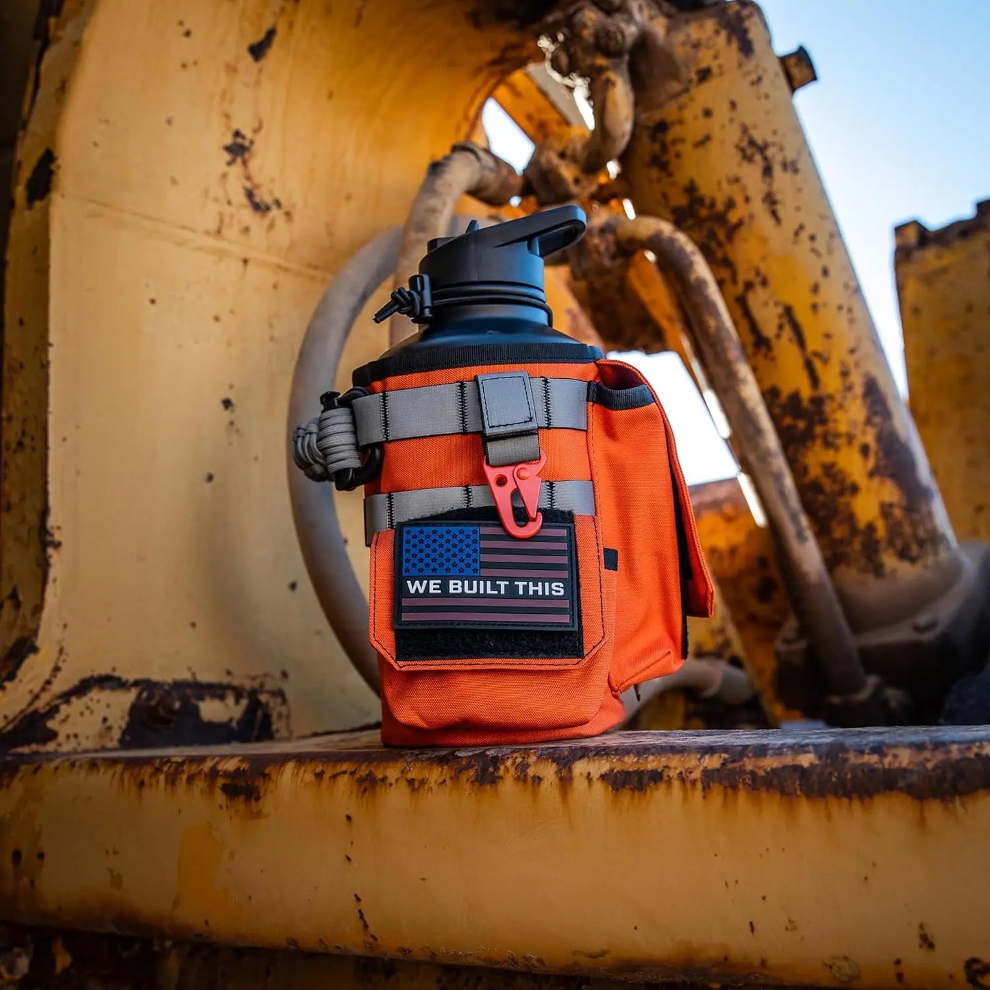 XMSJ Vacuum Insulated Water Bottle With Paracord Handle