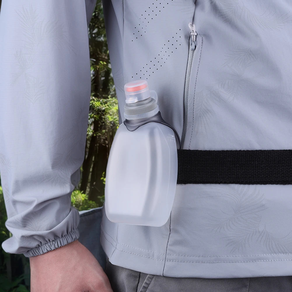 Mojoyce Squeeze Water Bottle With Clip And Dustproof Lid